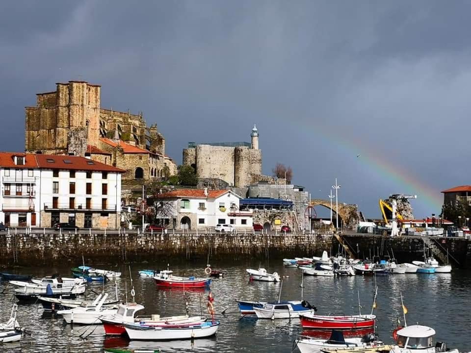 Costa Norte Gym Apartamento Con Terraza Garaje Y Piscina Castro Urdiales Eksteriør billede